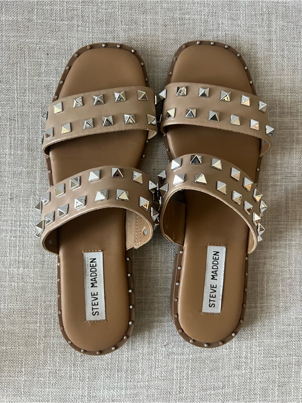 Steve Madden women’s Tan Studded Double-Strap Slide Sandals, Size 7.5. - Picture 6 of 6